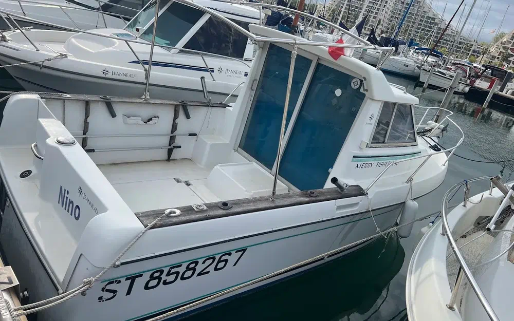 slider 0 Jeanneau Merry Fisher 650