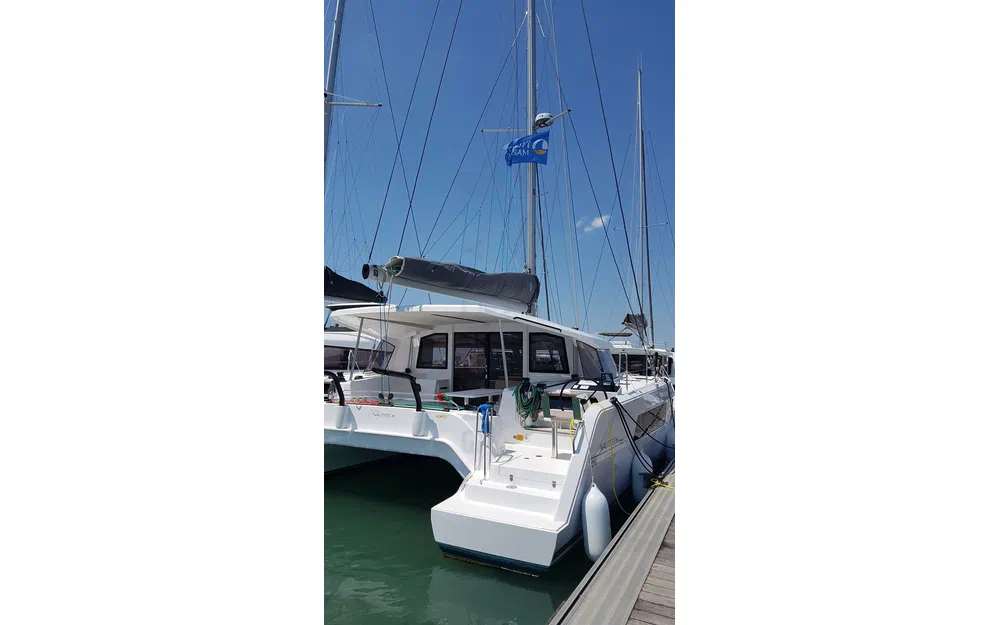 slider 13 Nautitech 44 Open