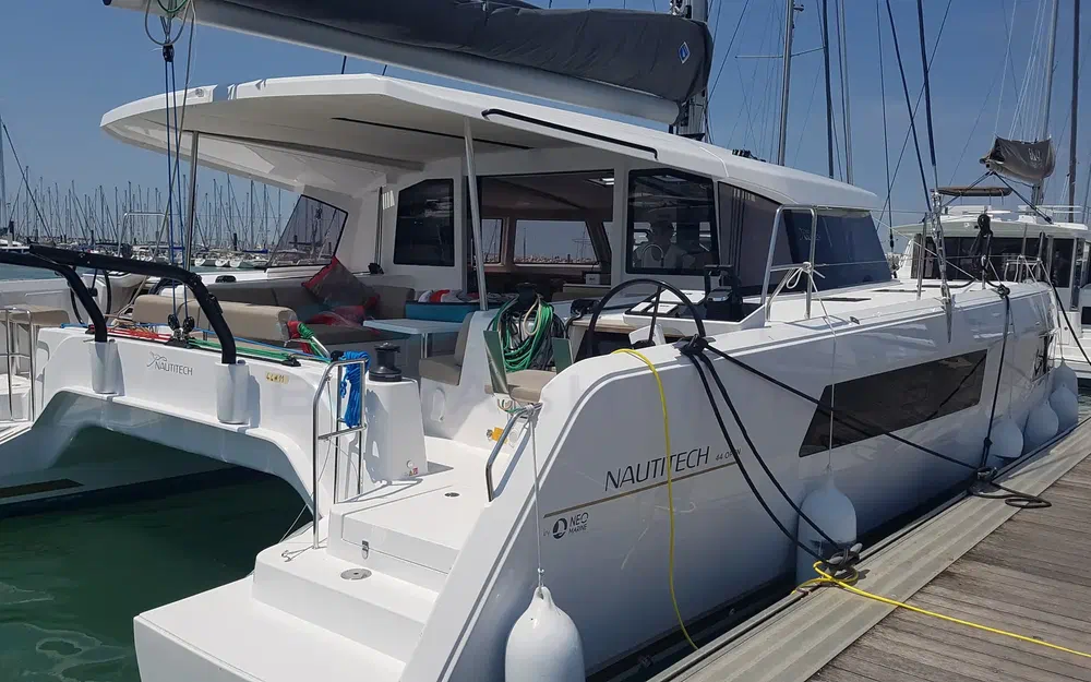 slider 1 Nautitech 44 Open