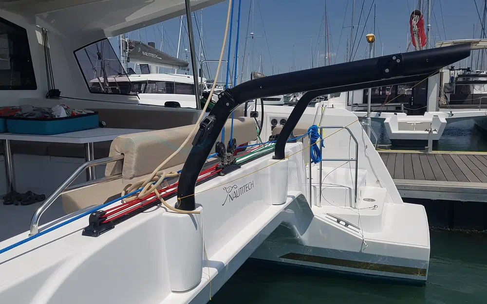 slider 8 Nautitech 44 Open
