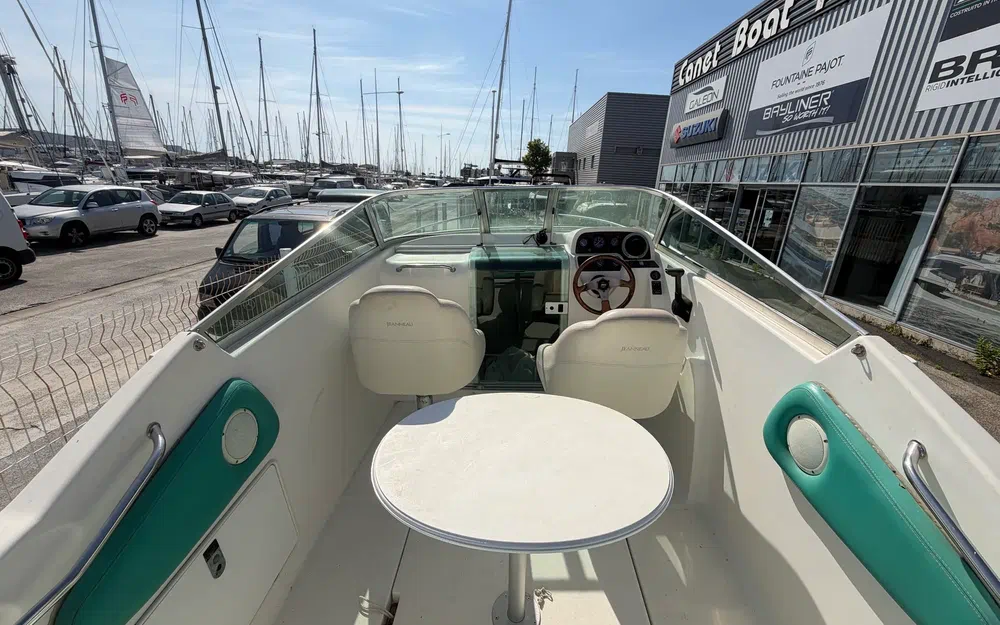 slider 2 Jeanneau Leader 605