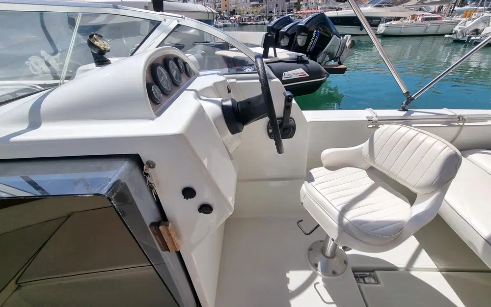 slider 16 Quicksilver 625 Cruiser