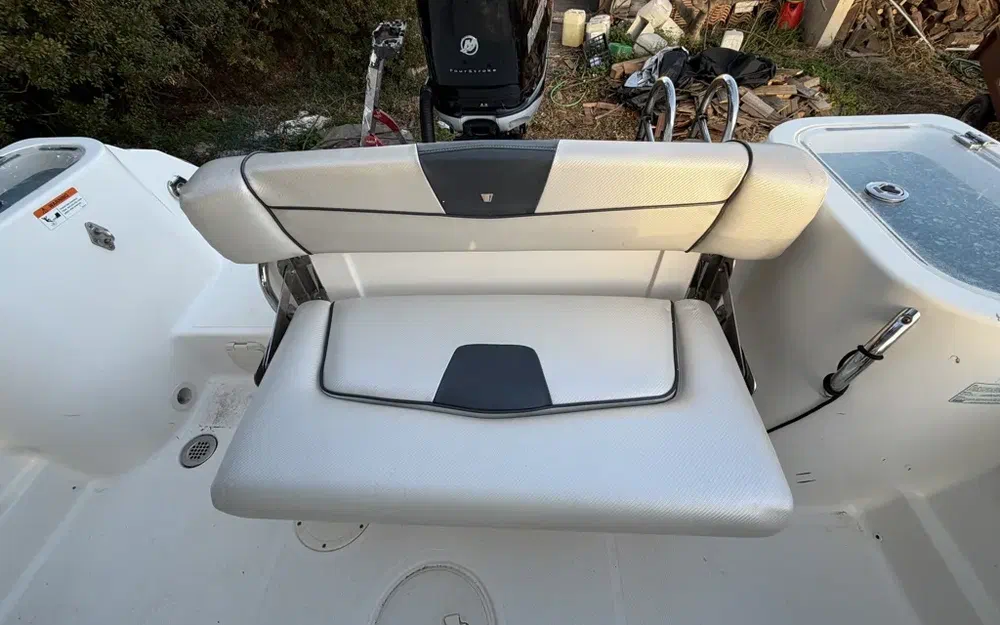 slider 13 Wellcraft Fisherman 242
