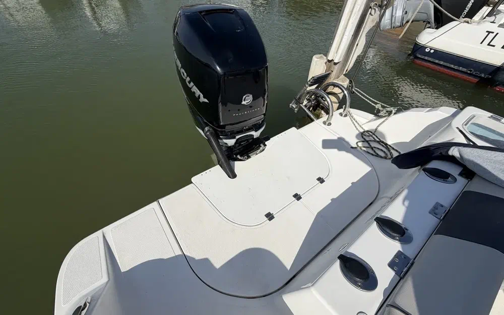 slider 16 Wellcraft Fisherman 242