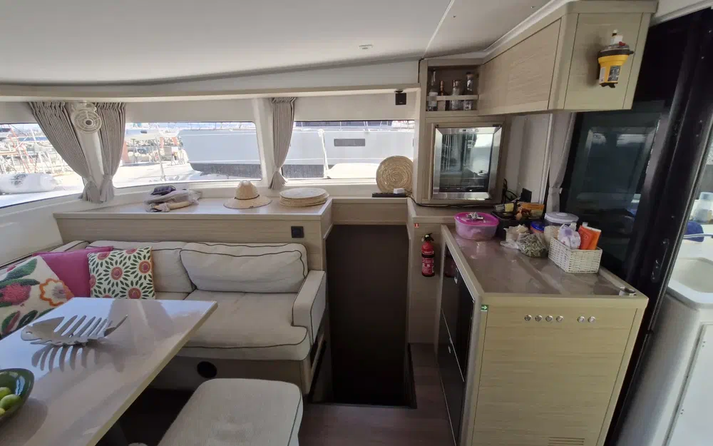 slider 36 Lagoon 46
