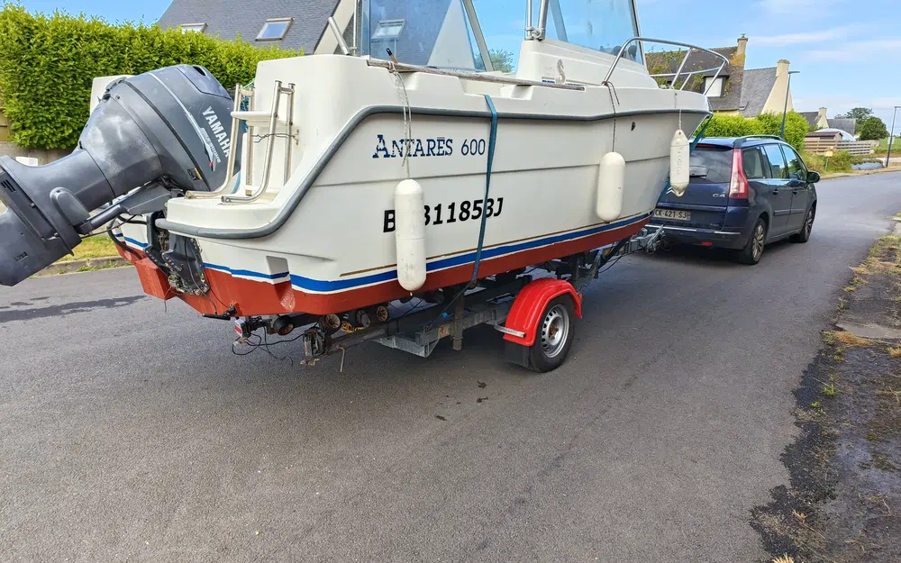 slider 1 Beneteau Antares 6 HB