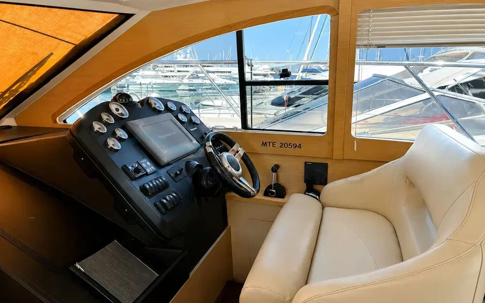 slider 20 Beneteau Monte Carlo 47 Fly