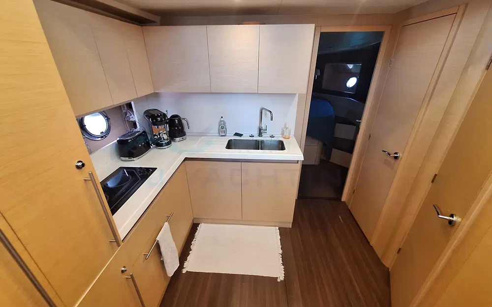 slider 23 Beneteau Monte Carlo 47 Fly