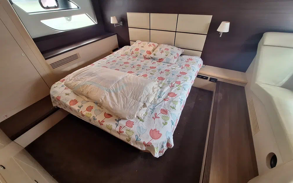 slider 27 Beneteau Monte Carlo 47 Fly