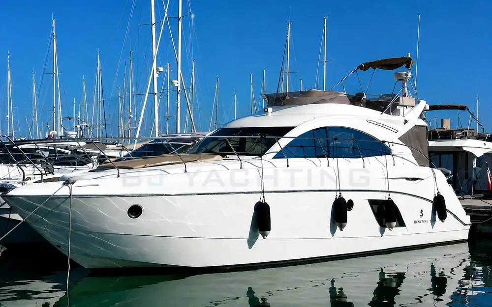 slider 2 Beneteau Monte Carlo 47 Fly
