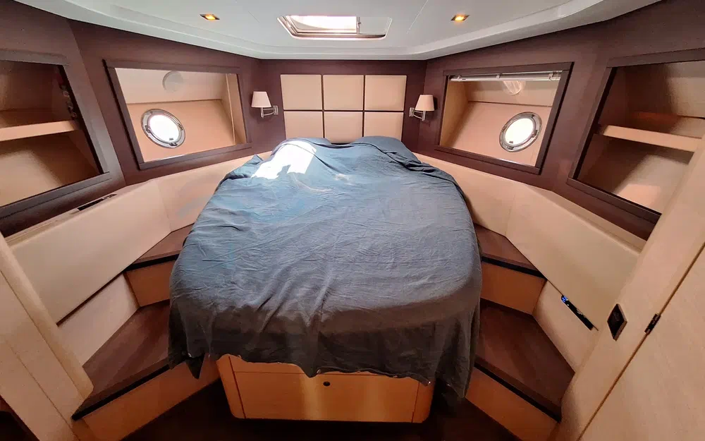 slider 30 Beneteau Monte Carlo 47 Fly