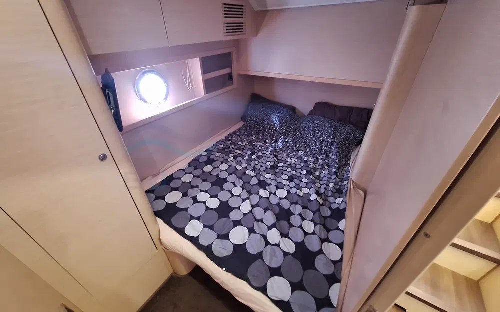 slider 33 Beneteau Monte Carlo 47 Fly