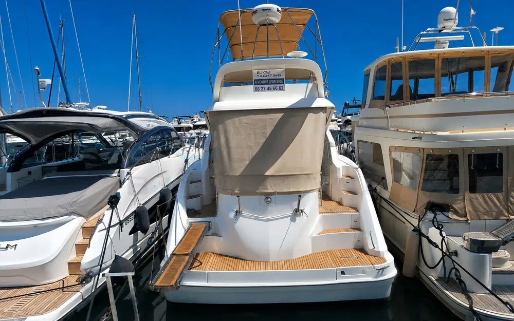 slider 3 Beneteau Monte Carlo 47 Fly