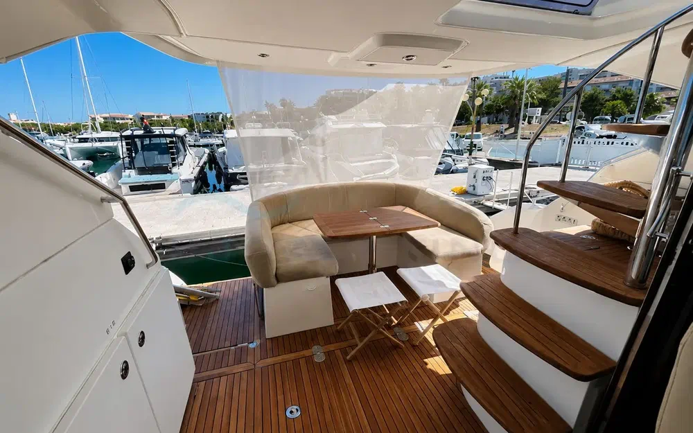 slider 6 Beneteau Monte Carlo 47 Fly