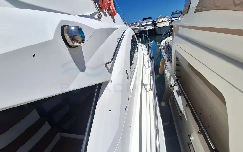 slider 8 Beneteau Monte Carlo 47 Fly