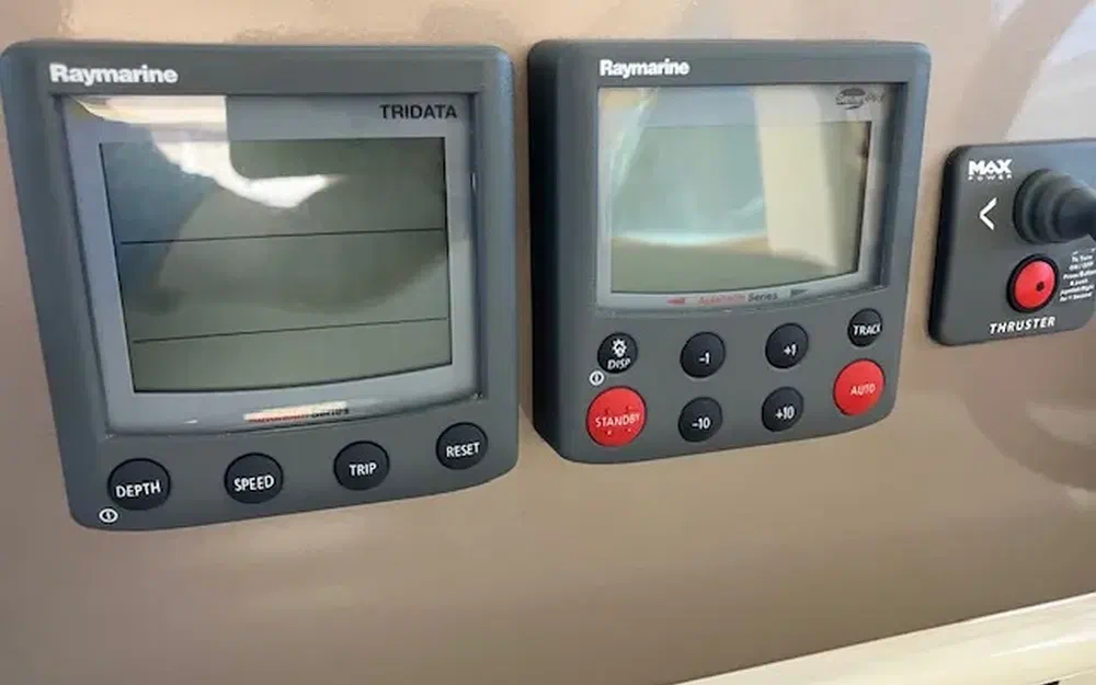 slider 13 Jeanneau Prestige 36