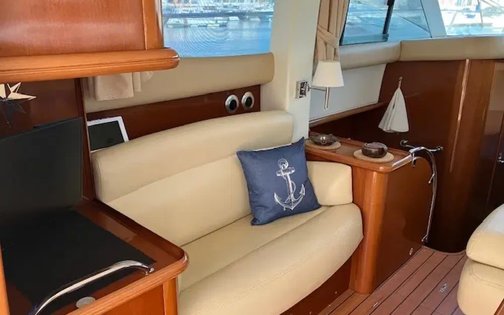 slider 15 Jeanneau Prestige 36