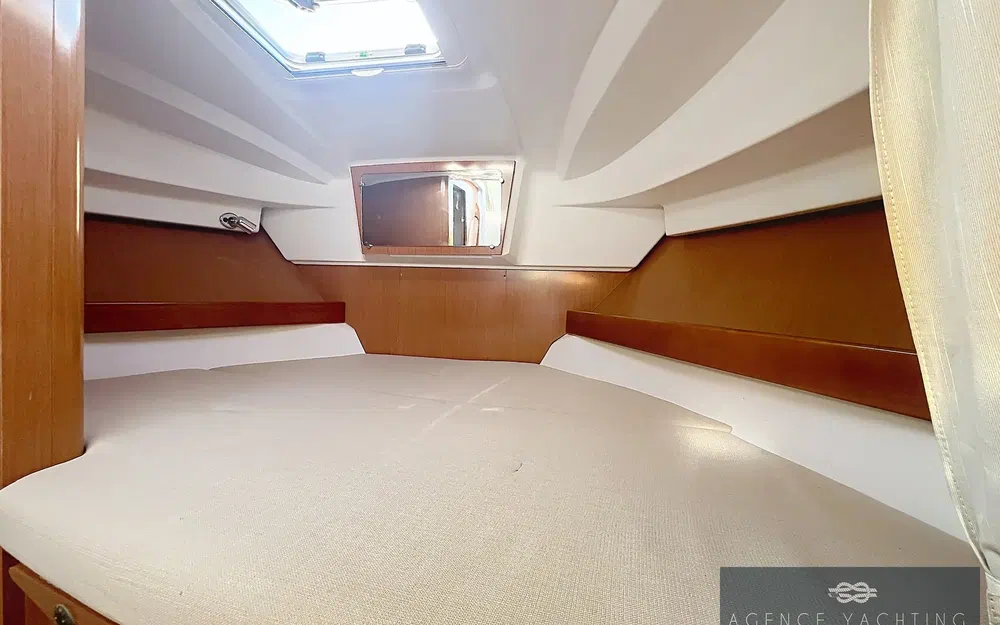 slider 11 Beneteau Antares 8