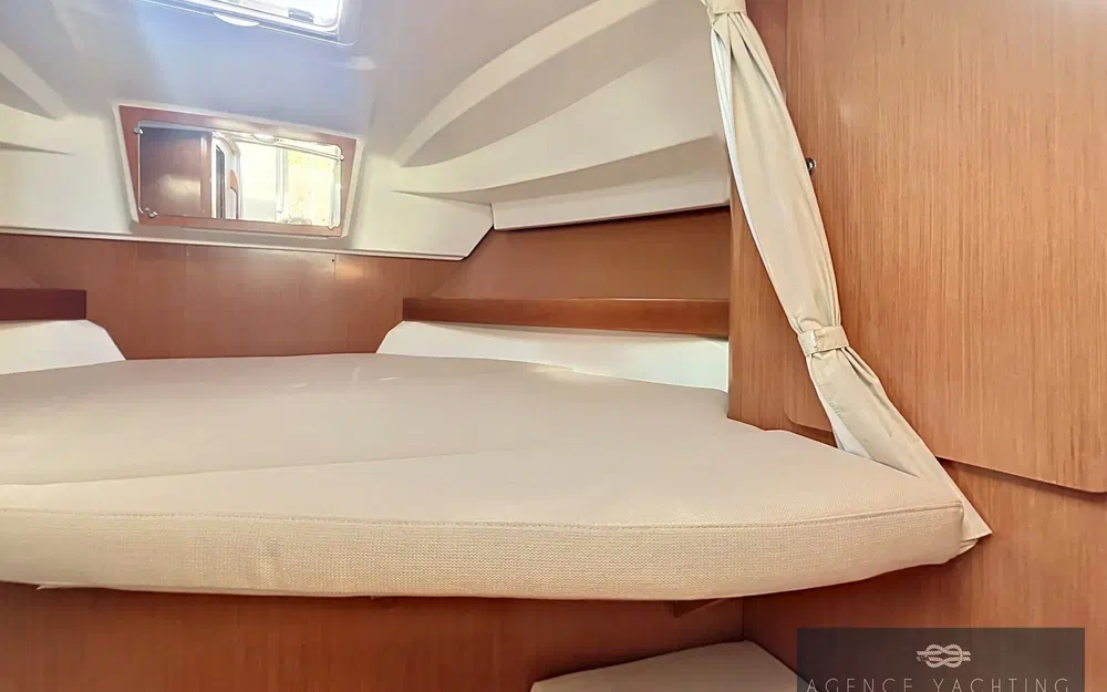 slider 13 Beneteau Antares 8