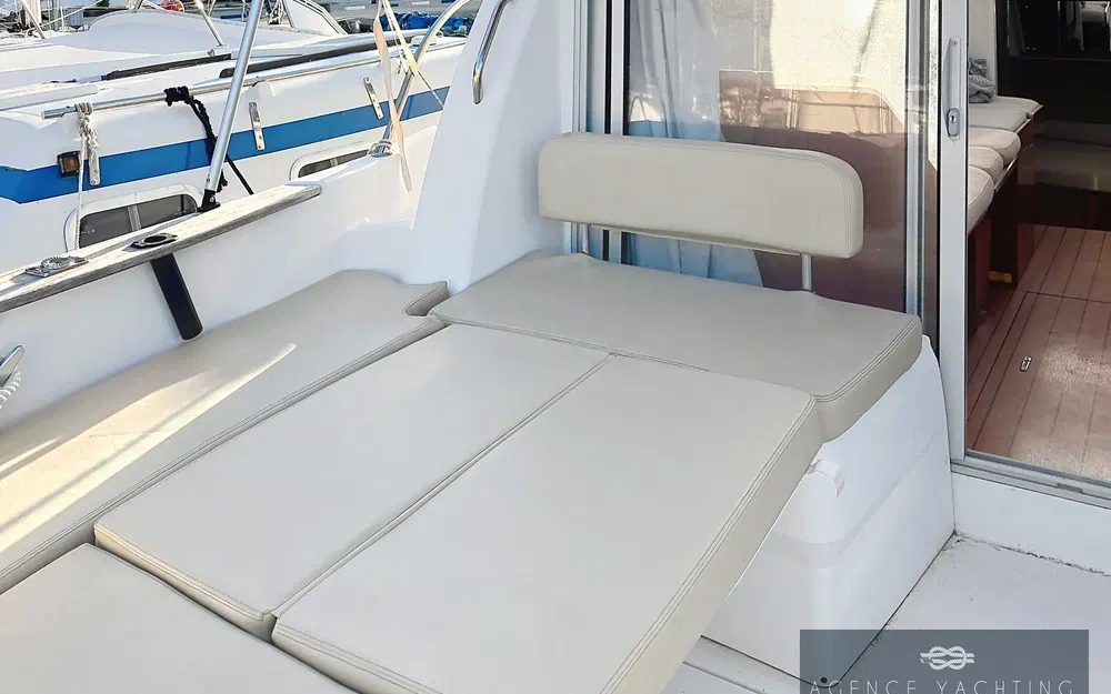 slider 18 Beneteau Antares 8