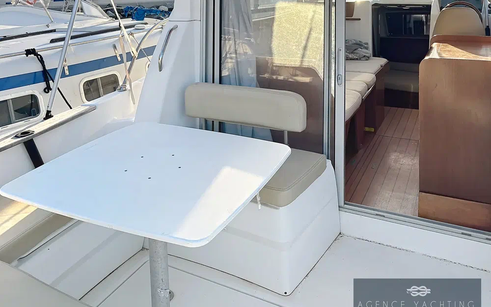 slider 22 Beneteau Antares 8