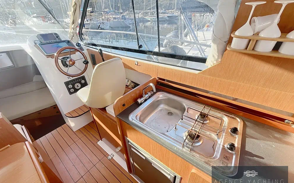slider 8 Beneteau Antares 8