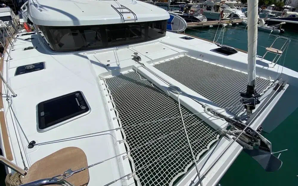 slider 12 Lagoon 40
