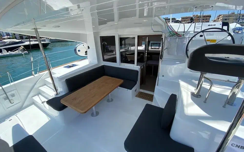 slider 13 Lagoon 40