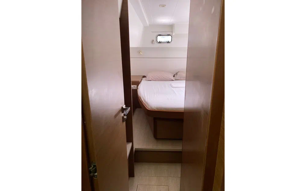 slider 19 Lagoon 40