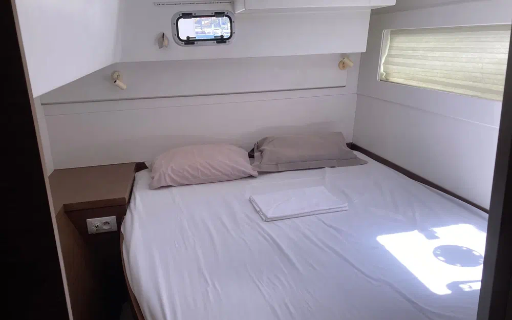 slider 21 Lagoon 40