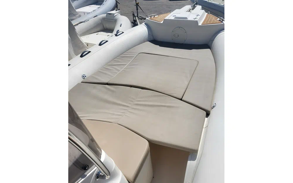 slider 1 Capelli Tempest 700 Luxe