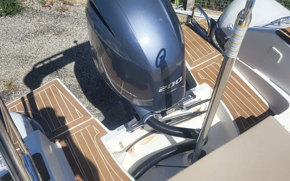 slider 3 Capelli Tempest 700 Luxe