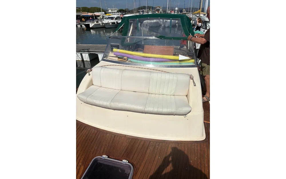 slider 19 Apreamare 750 Semi Cabinato