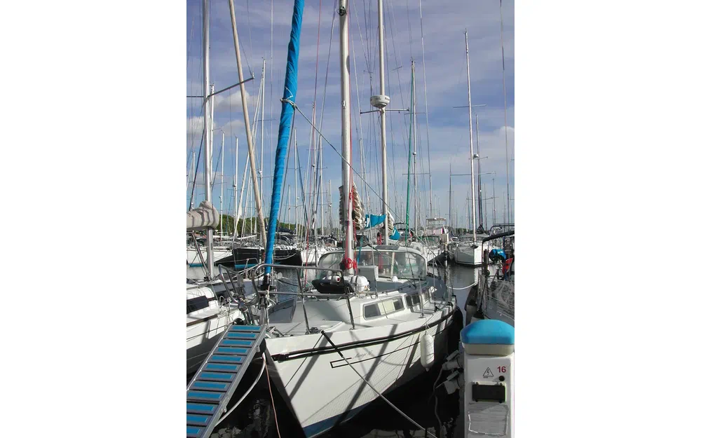 slider 15 Thames Marine Mirage 37