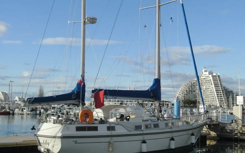 slider 30 Thames Marine Mirage 37