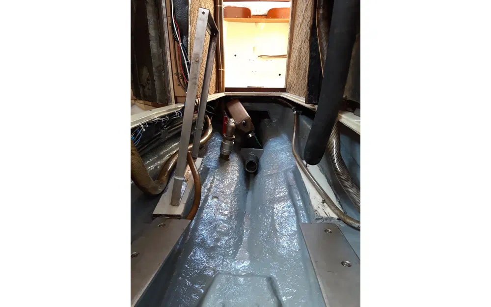 slider 20 Thames Marine Mirage 37
