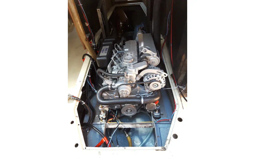 slider 21 Thames Marine Mirage 37