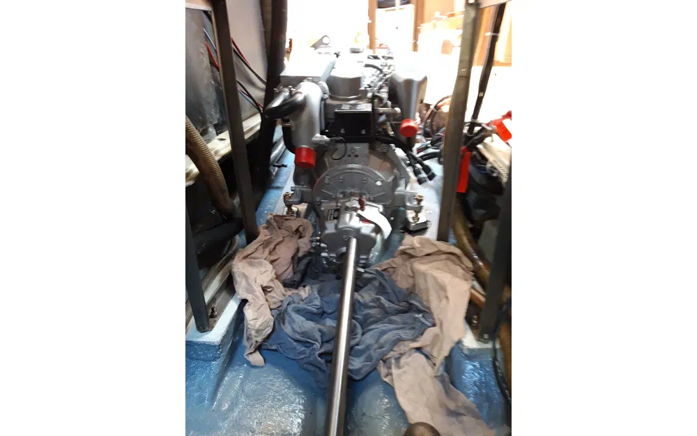 slider 23 Thames Marine Mirage 37