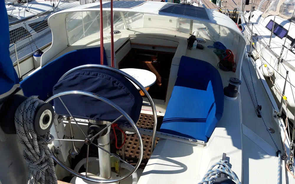 slider 2 Thames Marine Mirage 37