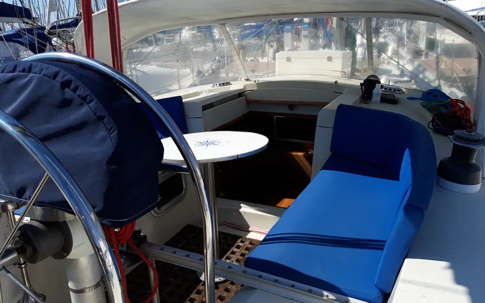slider 3 Thames Marine Mirage 37
