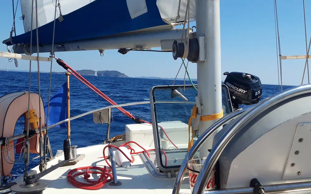 slider 5 Thames Marine Mirage 37