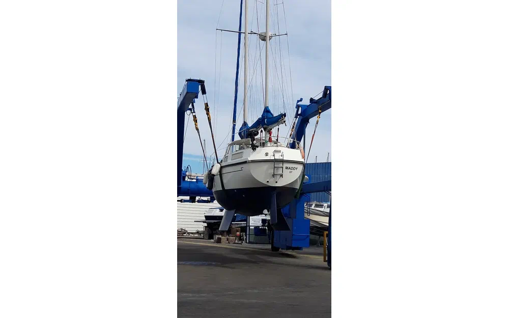 slider 8 Thames Marine Mirage 37