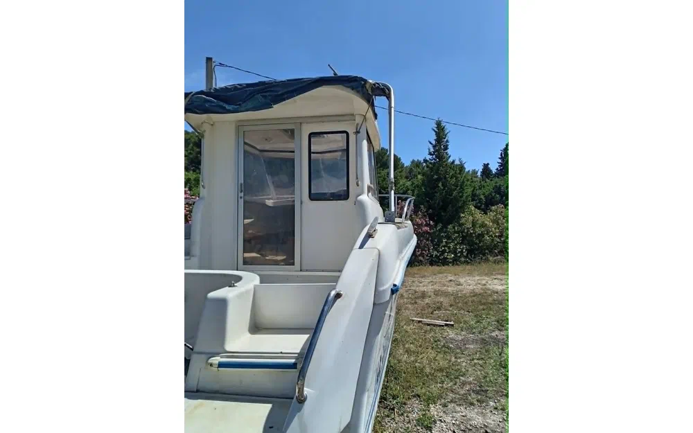 slider 6 Quicksilver 635 Pilothouse