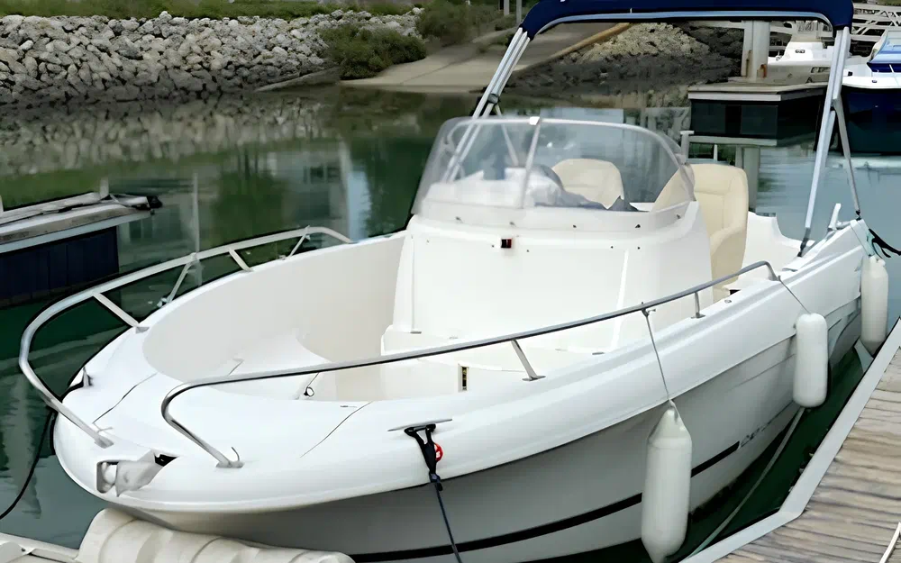slider 2 Jeanneau Cap Camarat 635 Open