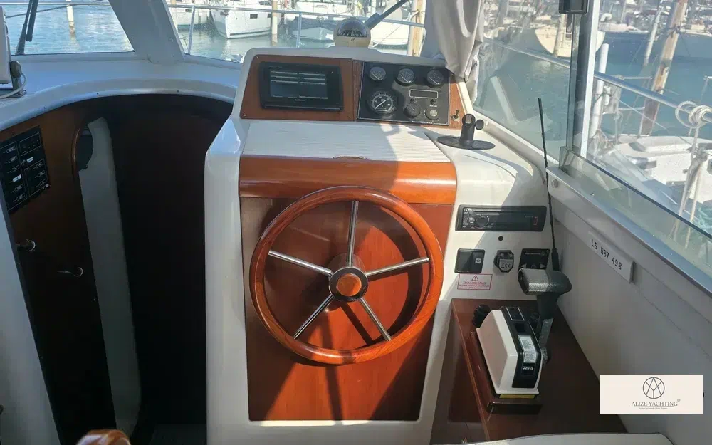 slider 3 Beneteau Antares Serie 9 Limited