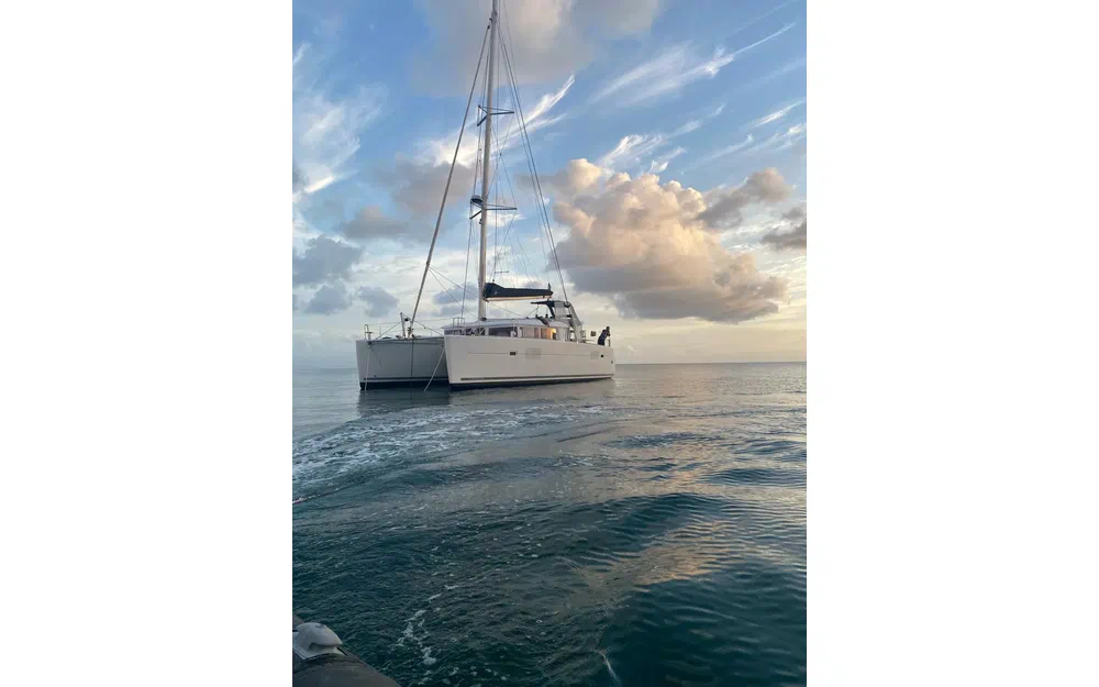 slider 1 Lagoon 400