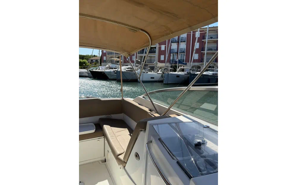 slider 5 Jeanneau Cap Camarat 7.5 DC