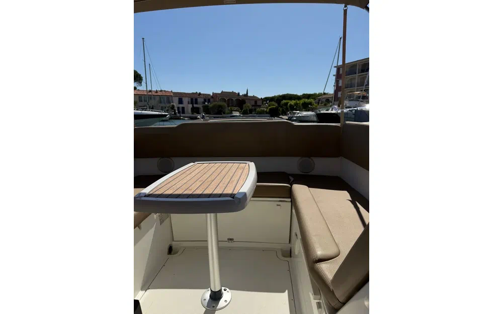 slider 6 Jeanneau Cap Camarat 7.5 DC
