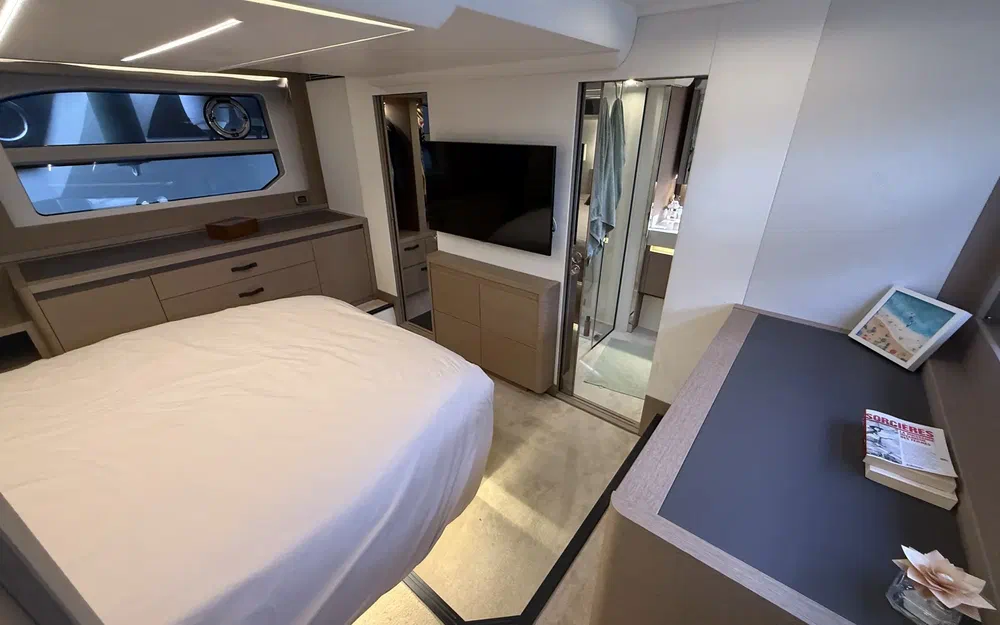 slider 16 Jeanneau Prestige 590