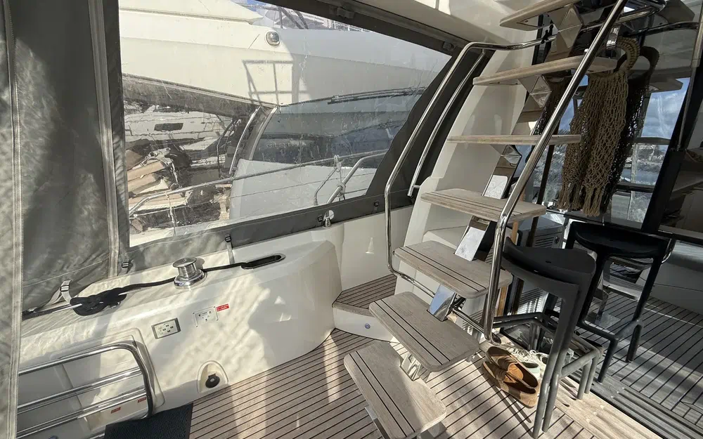 slider 5 Jeanneau Prestige 590